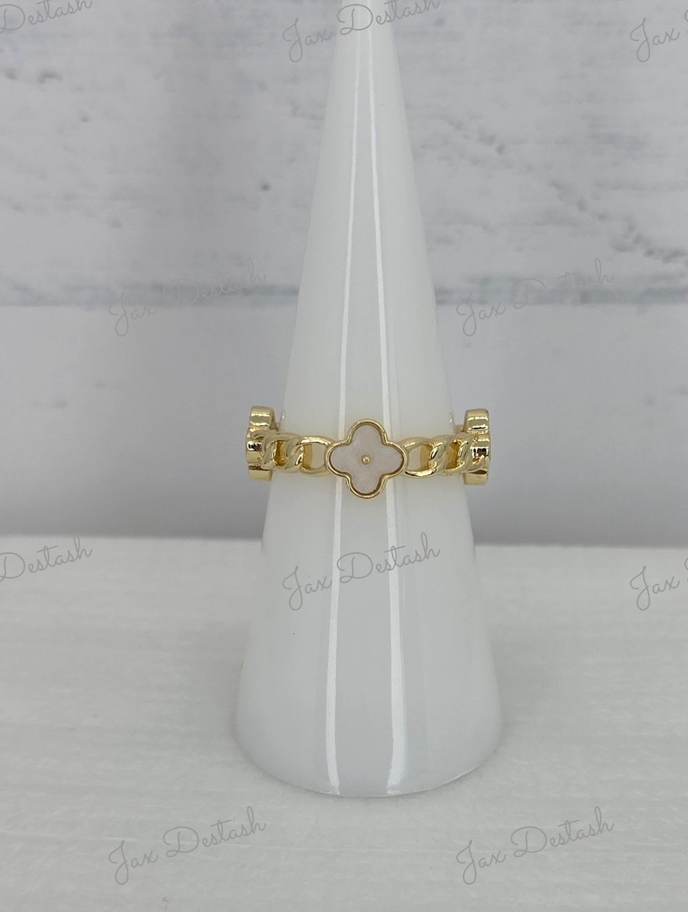 Gold Tone Clover Link Mother Of Pearl Ring RG033